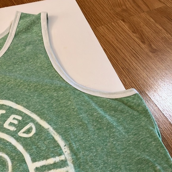 HYBRID Sleeveless Lt. Green Tee Shirt with white graphic lettering. Sz L - Picture 5 of 7
